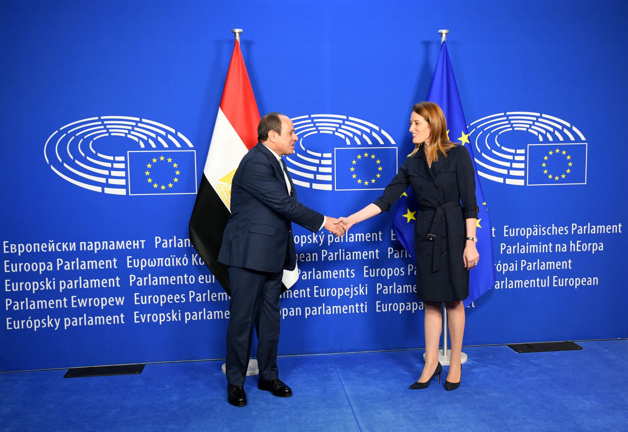 السيسي يلتقي رئيسة البرلمان الأوروبي في بروكسل