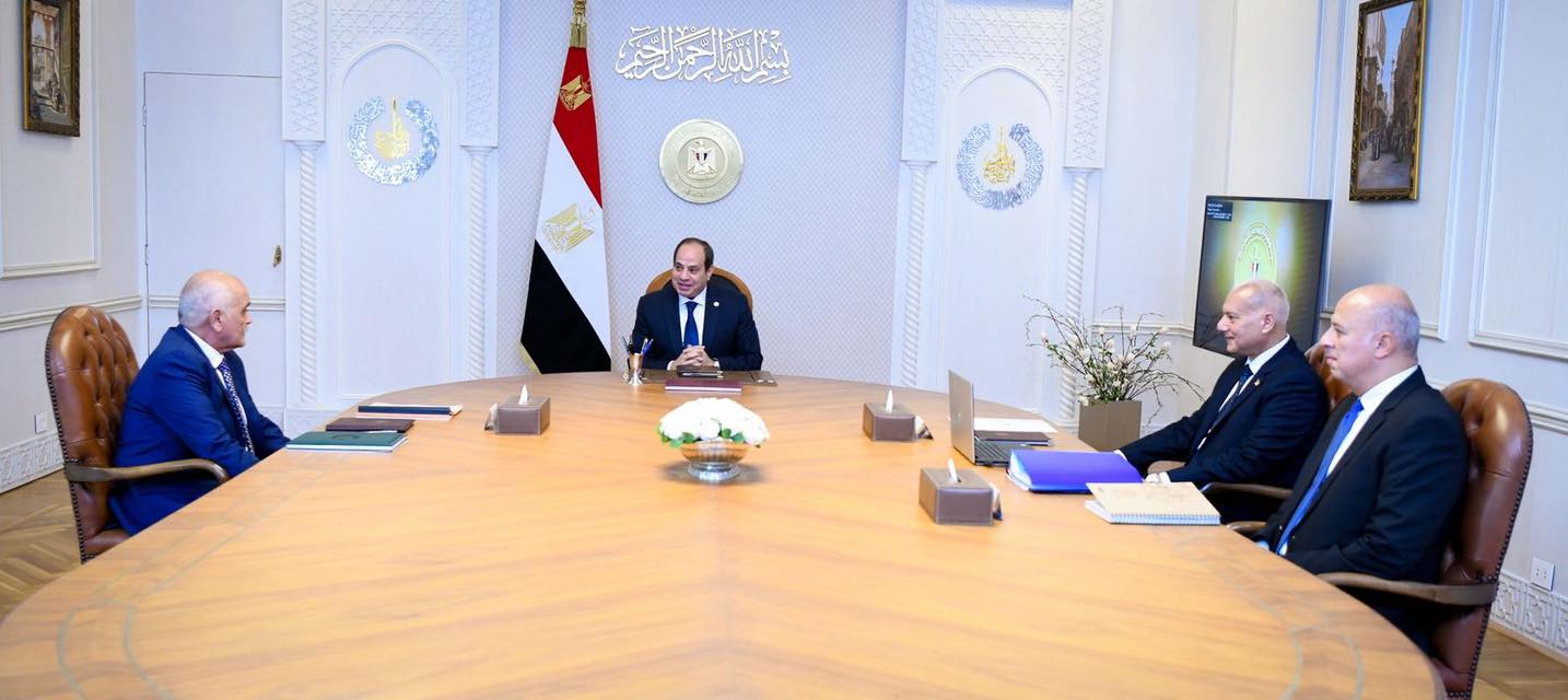السيسي يطلع على التقرير السنوي لأنشطة صندوق تكريم الشهداء