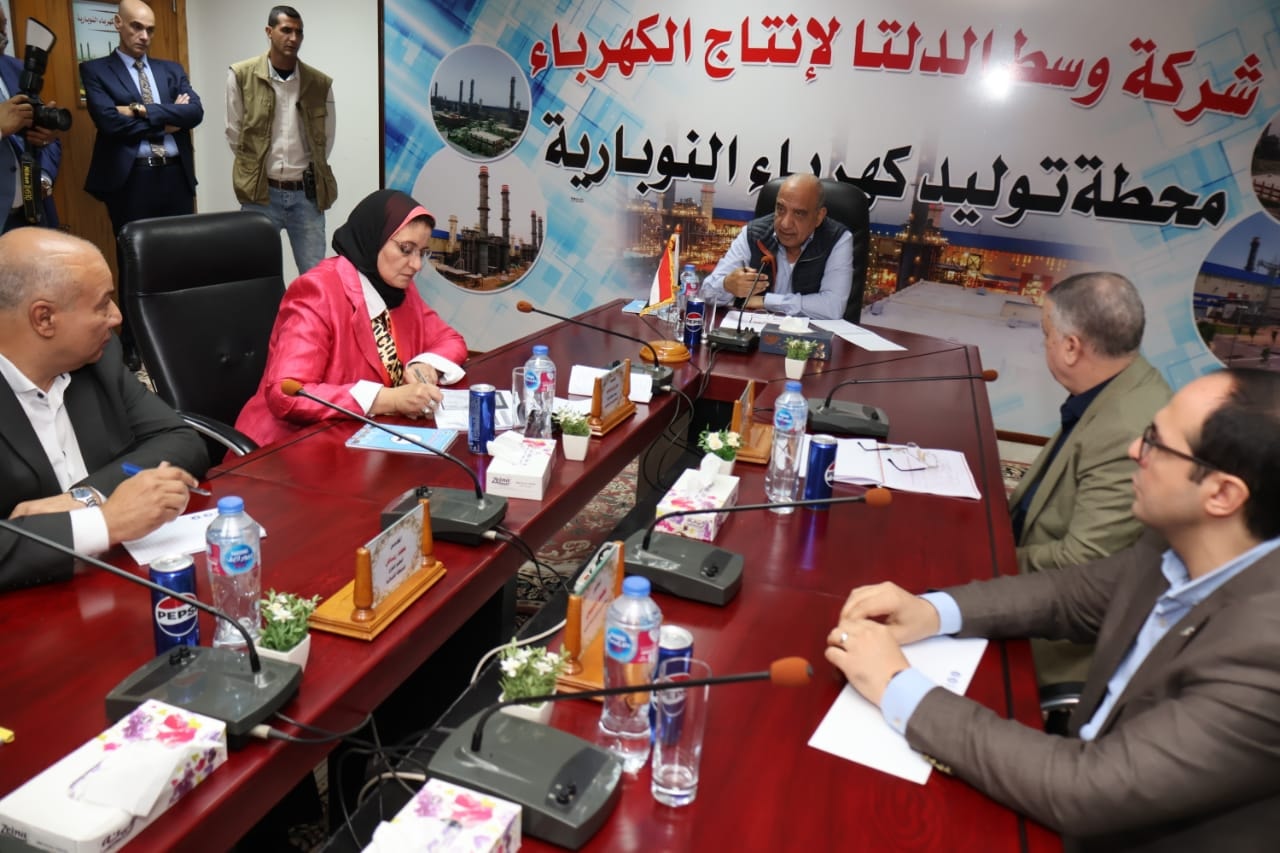 وزير الكهرباء  يتفقد محطة توليد كهرباء النوبارية بالبحيرة