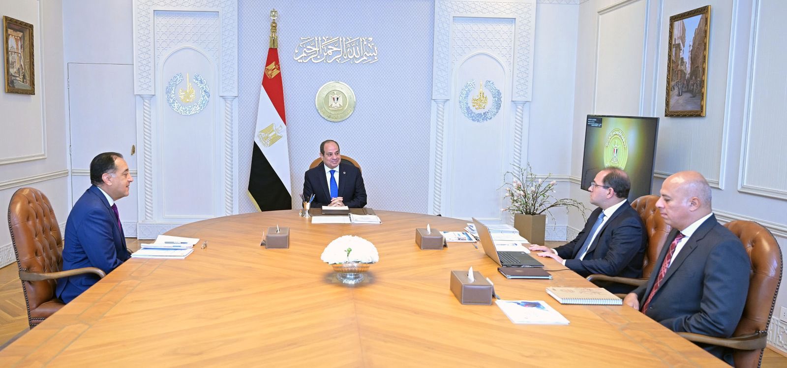 السيسي يوجّه بإطلاق الحزمة الثانية لتحسين منظومتي الضرائب والجمارك