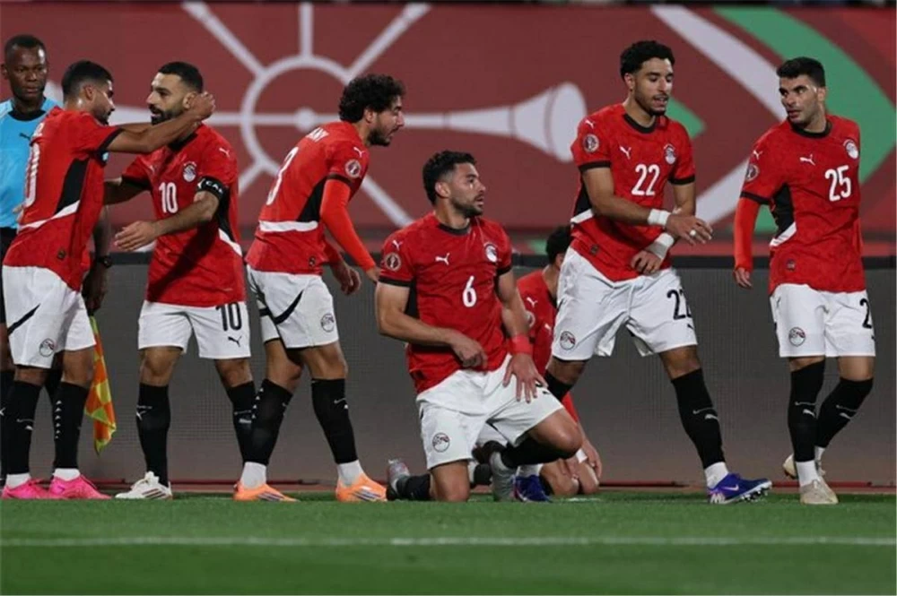 مصر وأنجولا.. تعادل سلبي في” شوط حذر” بأمم أفريقيا