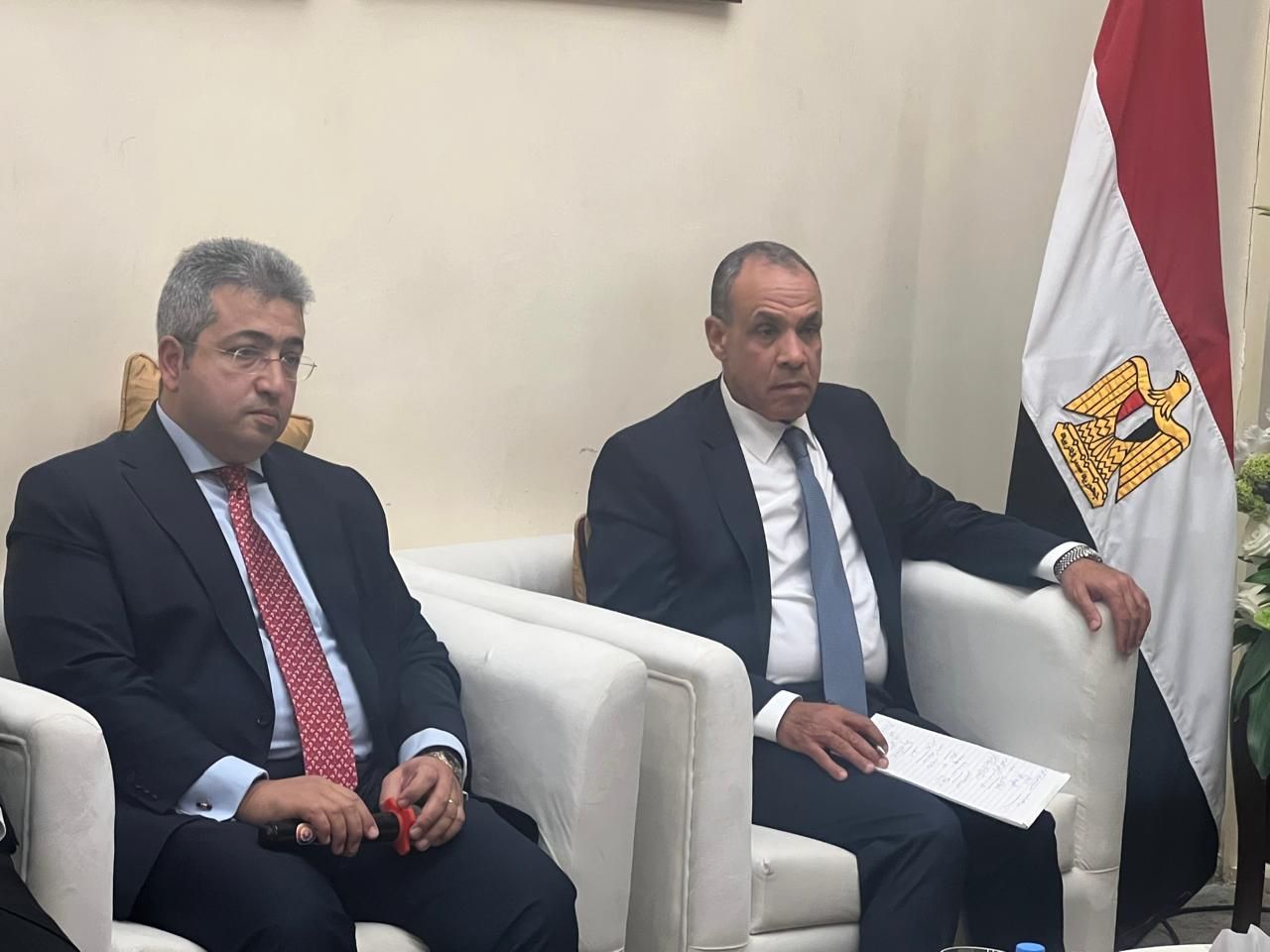 وزير الخارجية يلتقي الجالية المصرية بقطر .. ويؤكد دعم الدولة للمصريين بالخارج