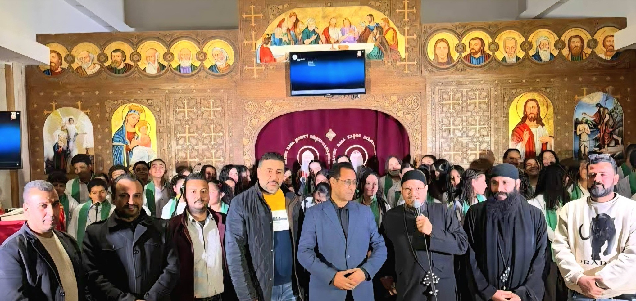 زغلول يشارك الإخوة الأقباط احتفالات العام الجديد ويؤكد: وحدة الوطن أساس قوتهه