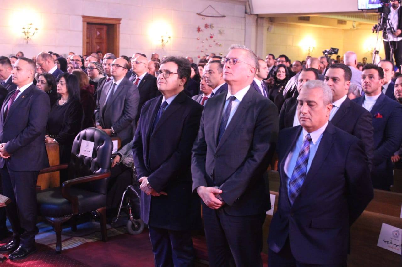 وزير الثقافة يشارك الطائفة الإنجيلية احتفال عيد الميلاد المجيد بالقاهرة