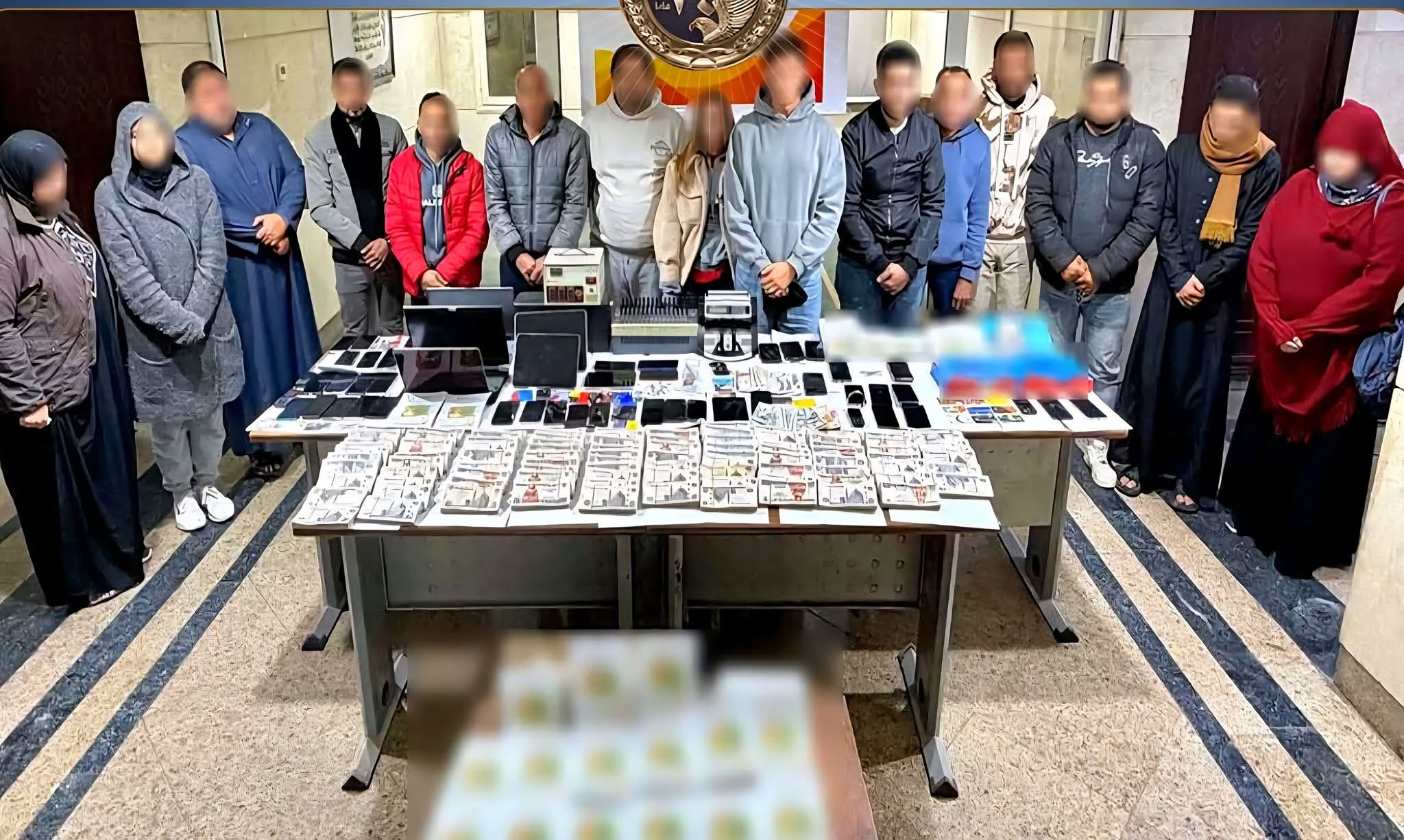 تشكيل دولي للنصب عبر الإنترنت.. الداخلية تُطيح بـ15 متهمًا