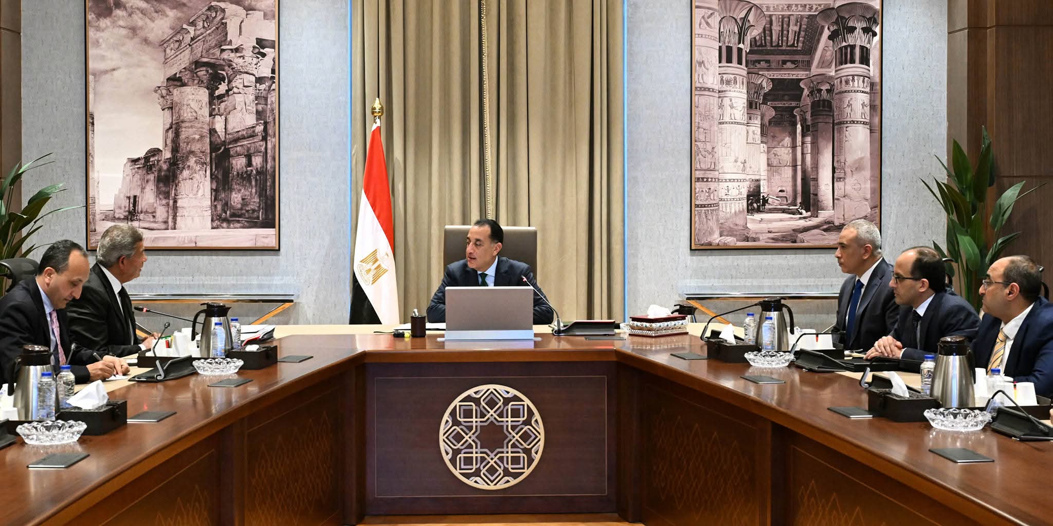 مدبولي يتسلم التقرير النهائي لتطوير الإعلام تمهيدًا لعرضه على الرئيس
