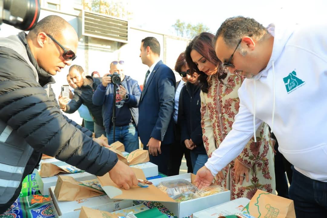 وزيرة التضامن تتفقد مائدة الإفطار الجماعي لمؤسسة «مصر الخير» بممشى «أهل مصر»
