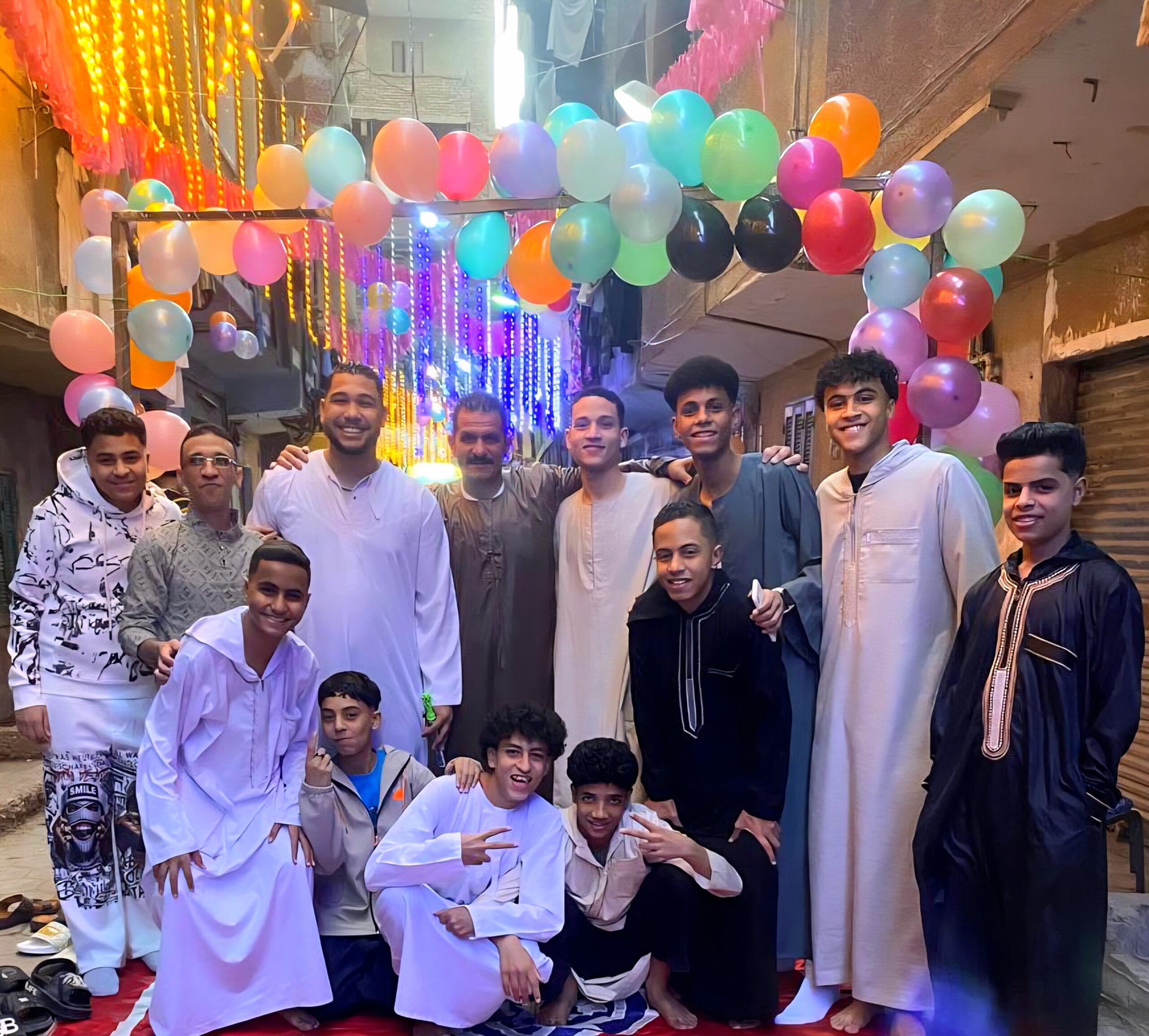 للعام السابع.. أهالي حي الزهور بالعمرانية يصنعون فرحة العيد بروح الجيرة والتكافل