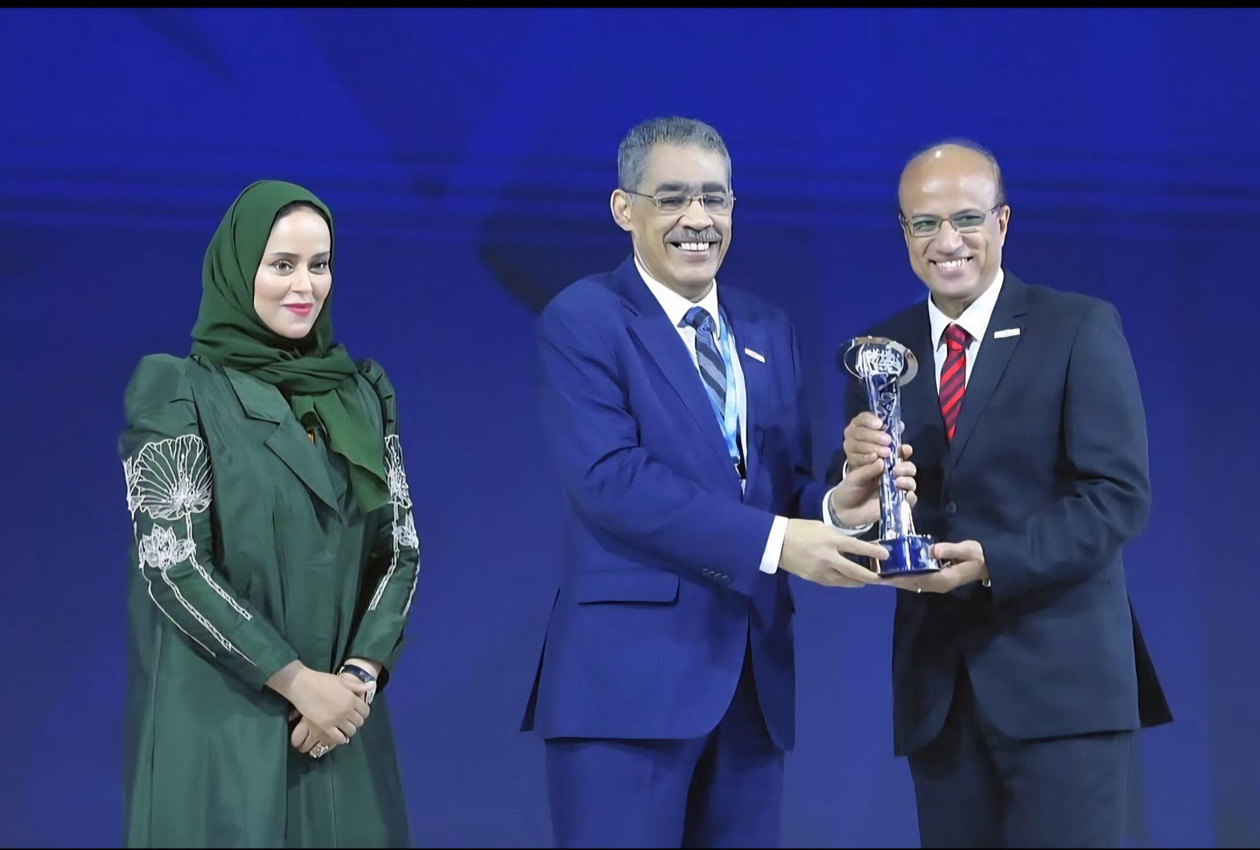 حسين الزناتي: خمسة وثلاثون عامًا في الصحافة وصوت الطفل