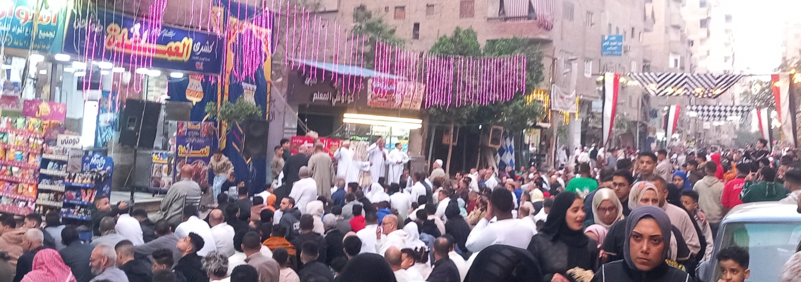 ​ “الثلاثيني” يفيض بالبهجة.. حشود الهرم تودع رمضان بتكبيرات العيد