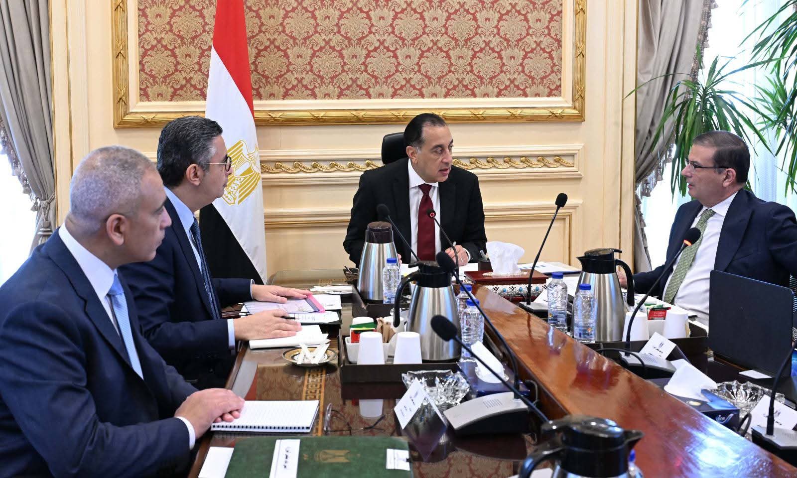 ​مدبولي يوجه بتأمين مخزون السلع وحشد الجهود لموسم القمح